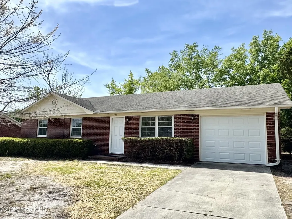 225 Angel Island Road Wilmington NC 28412