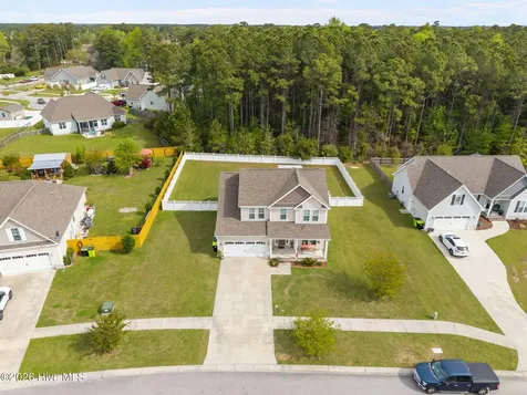 505 Diamond Ridge Court Hubert NC 28539
