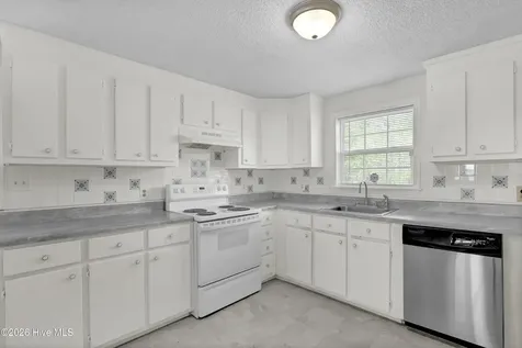 866 Harrison Creek Road Rocky Point NC 28457