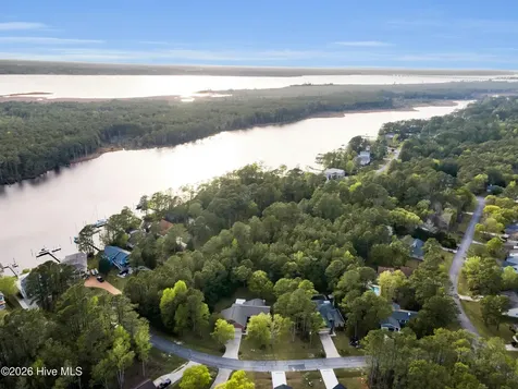 903 Lanyard Lane New Bern NC 28560