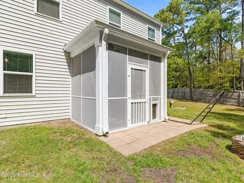 206 J Belton Court Sneads Ferry NC 28460