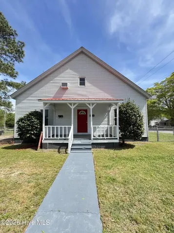 112 2nd Street Laurinburg NC 28352