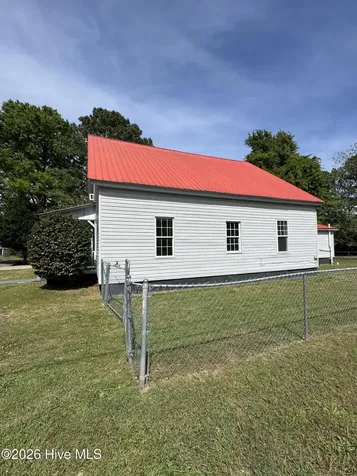 112 2nd Street Laurinburg NC 28352