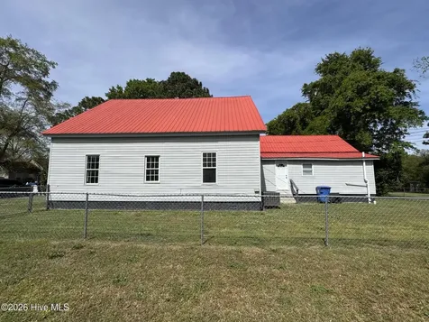 112 2nd Street Laurinburg NC 28352