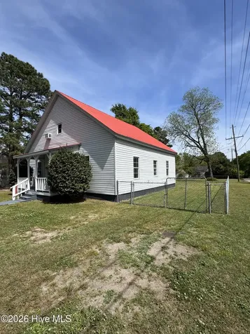 112 2nd Street Laurinburg NC 28352