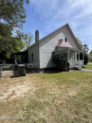 112 2nd Street Laurinburg NC 28352