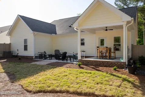 203 Fountain Drive Clinton NC 28328