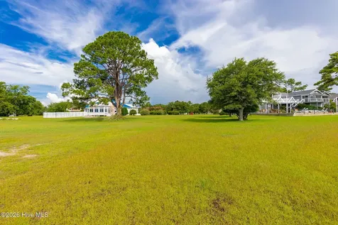 6024 Dolphin Road Oriental NC 28571