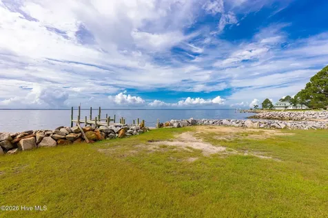 6024 Dolphin Road Oriental NC 28571