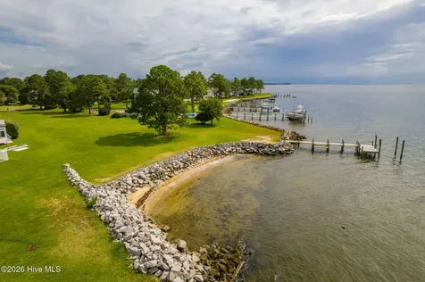 6024 Dolphin Road Oriental NC 28571