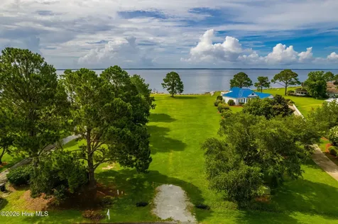 6024 Dolphin Road Oriental NC 28571
