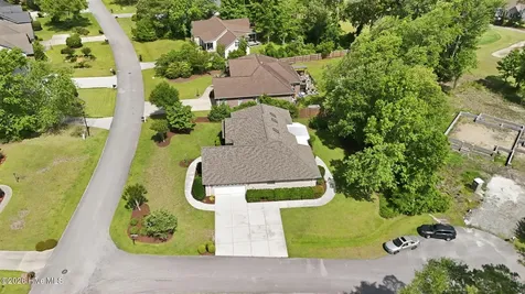 411 Oakmont Drive Morehead City NC 28557