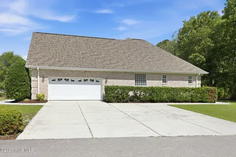 411 Oakmont Drive Morehead City NC 28557