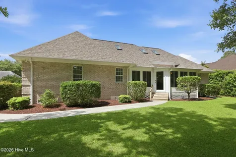 411 Oakmont Drive Morehead City NC 28557