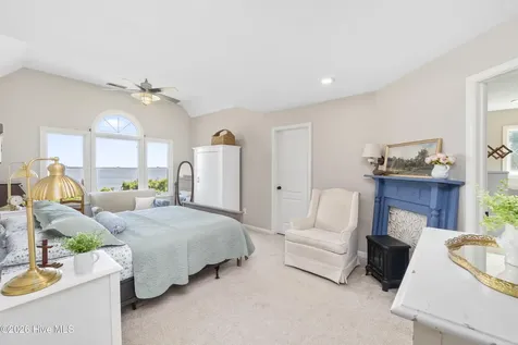 126 Narrow Shore Road Aydlett NC 27916