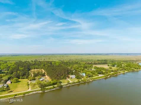 126 Narrow Shore Road Aydlett NC 27916