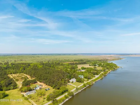 126 Narrow Shore Road Aydlett NC 27916