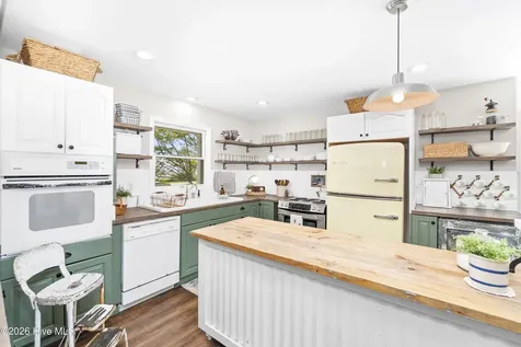 126 Narrow Shore Road Aydlett NC 27916