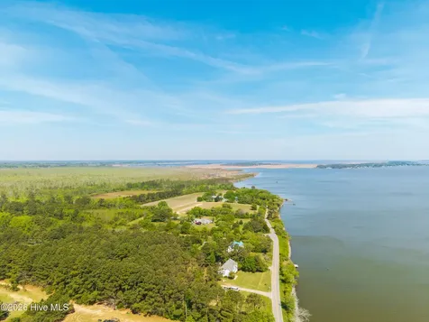 126 Narrow Shore Road Aydlett NC 27916