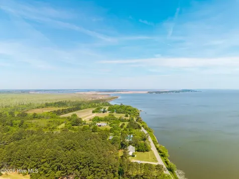 126 Narrow Shore Road Aydlett NC 27916