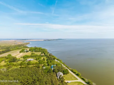 126 Narrow Shore Road Aydlett NC 27916