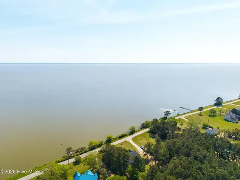 126 Narrow Shore Road Aydlett NC 27916