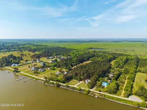 126 Narrow Shore Road Aydlett NC 27916