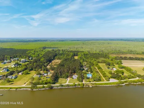 126 Narrow Shore Road Aydlett NC 27916