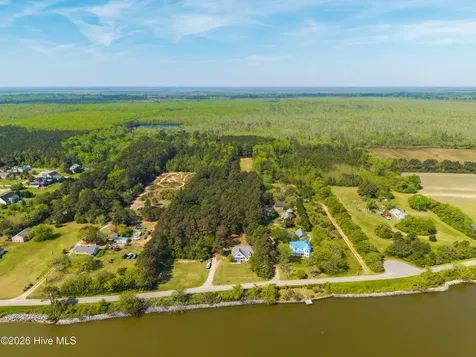 126 Narrow Shore Road Aydlett NC 27916
