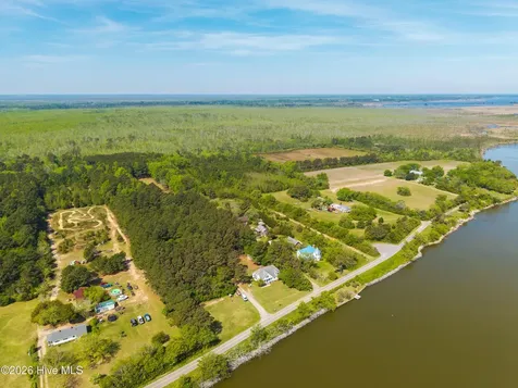 126 Narrow Shore Road Aydlett NC 27916