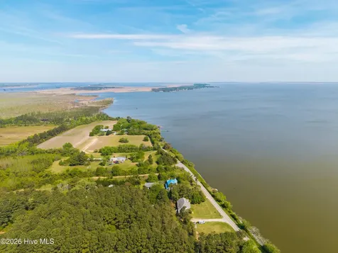 126 Narrow Shore Road Aydlett NC 27916