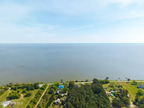 126 Narrow Shore Road Aydlett NC 27916