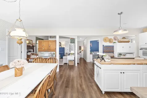 126 Narrow Shore Road Aydlett NC 27916