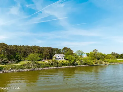 126 Narrow Shore Road Aydlett NC 27916