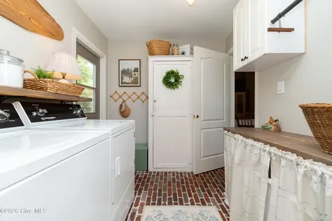 126 Narrow Shore Road Aydlett NC 27916