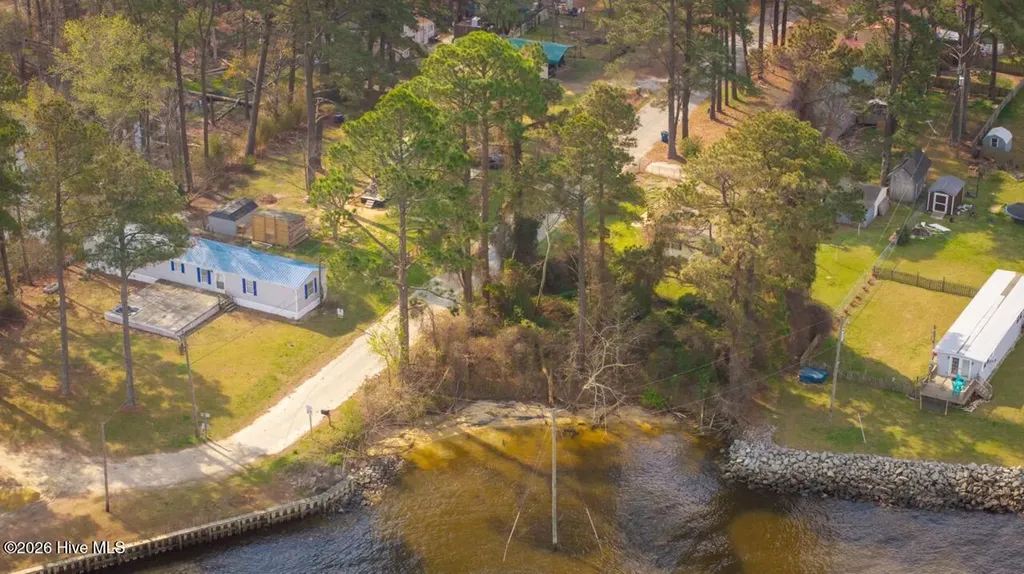147 Rhodes Drive Columbia NC 27925
