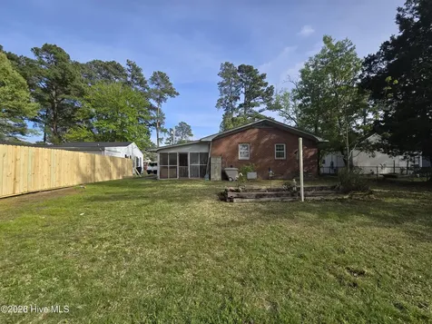 1221 Crescent Drive Elizabeth City NC 27909