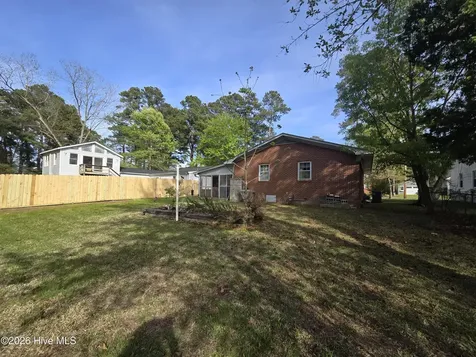 1221 Crescent Drive Elizabeth City NC 27909
