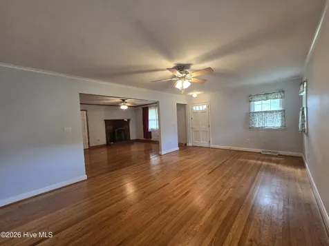 1221 Crescent Drive Elizabeth City NC 27909