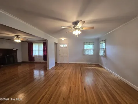 1221 Crescent Drive Elizabeth City NC 27909
