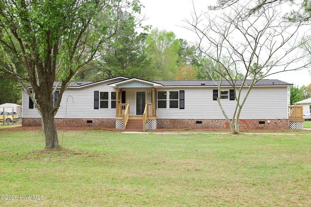 590 Luther Banks Road Richlands NC 28574