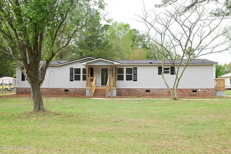 590 Luther Banks Road Richlands NC 28574