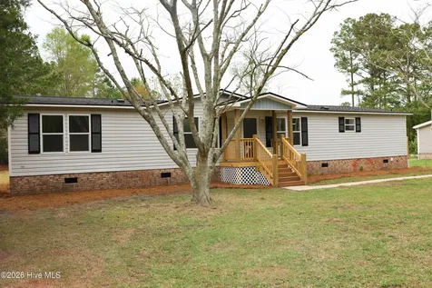 590 Luther Banks Road Richlands NC 28574