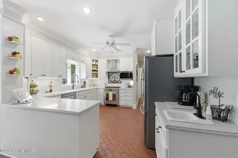 1211 Pine Valley Drive New Bern NC 28562