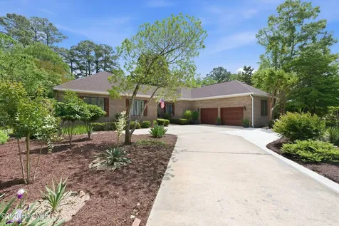 1211 Pine Valley Drive New Bern NC 28562