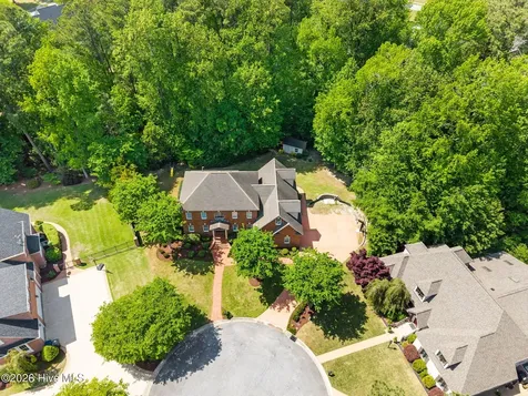 2800 Marylebone Circle Greenville NC 27858