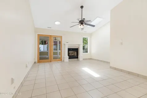 3803 Galantis Drive Morehead City NC 28557