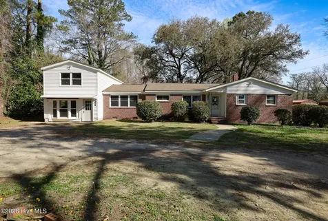 1190 Blue Creek Road Jacksonville NC 28540