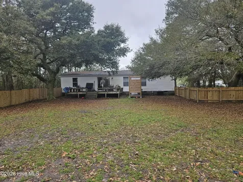 1119 Ccc Road Sneads Ferry NC 28460