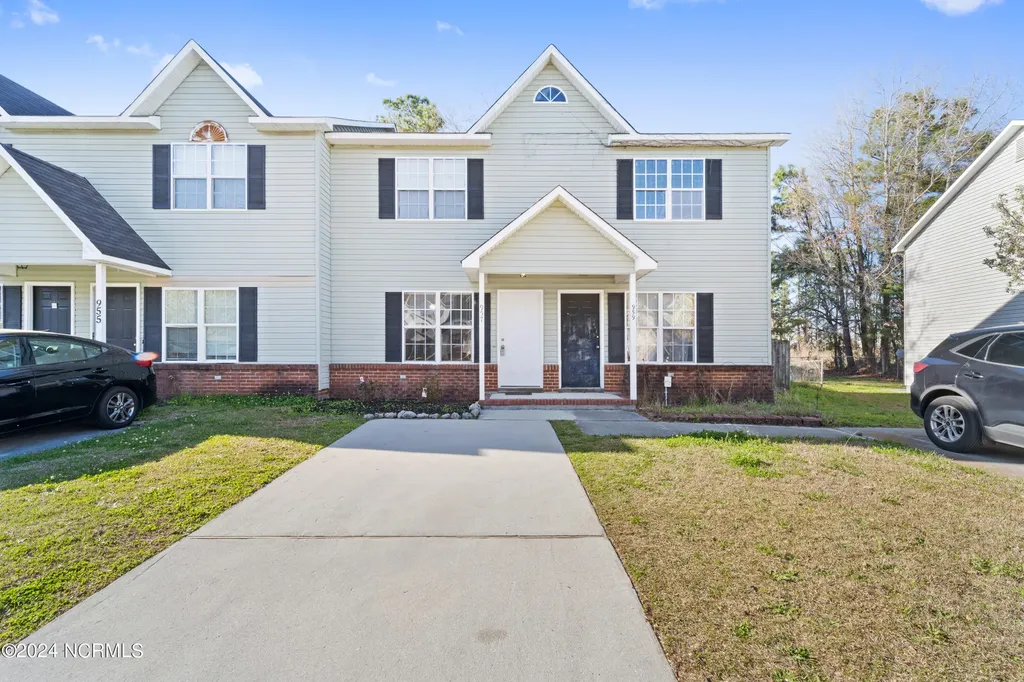 957 W Pueblo Drive Jacksonville NC 28546